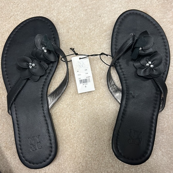 Sandals - Picture 2 of 2